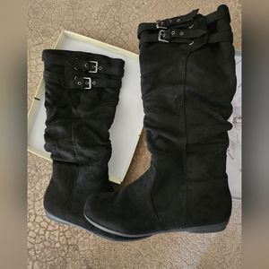 Boots size 10